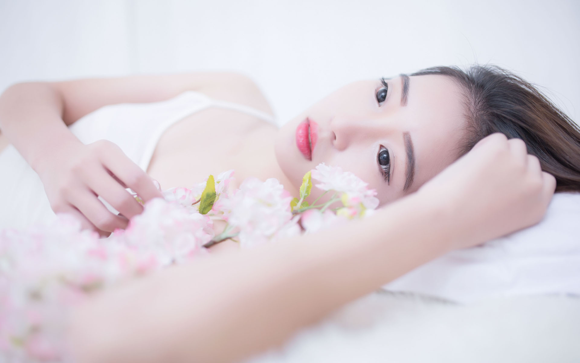 冰岛雷恰角半岛发生火山喷发